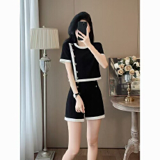 批发夏季时尚<b class='q'>套装</b>女2026新款减龄洋气显瘦短袖<b class='q'>短裤</b>休闲百搭潮流两件套