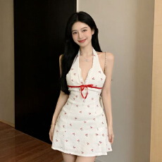 批发小个子甜辣妹樱桃印花蝴蝶结挂脖连衣裙女春收腰显瘦法式减龄短裙