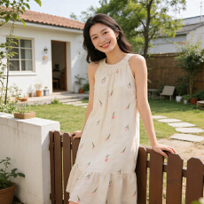 批发2026夏季新款郁金香印花挂脖<b class='q'>连衣裙</b>温柔风无袖荷叶边中长裙