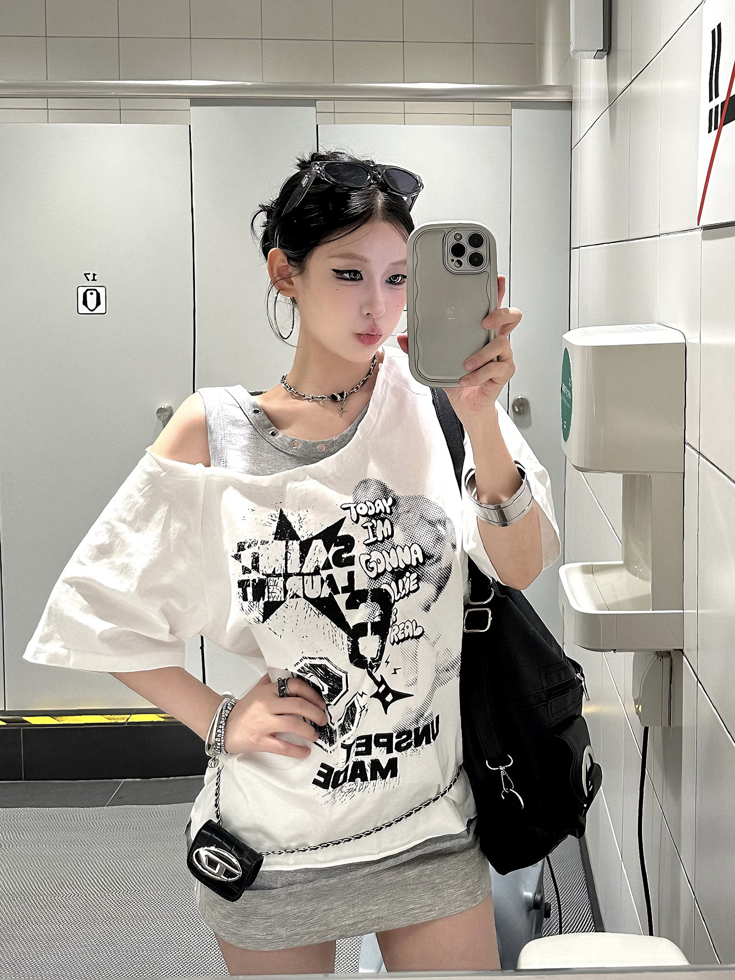 아메리칸 핫걸 낙서 프린트 페이크 레이어드 반팔 티셔츠