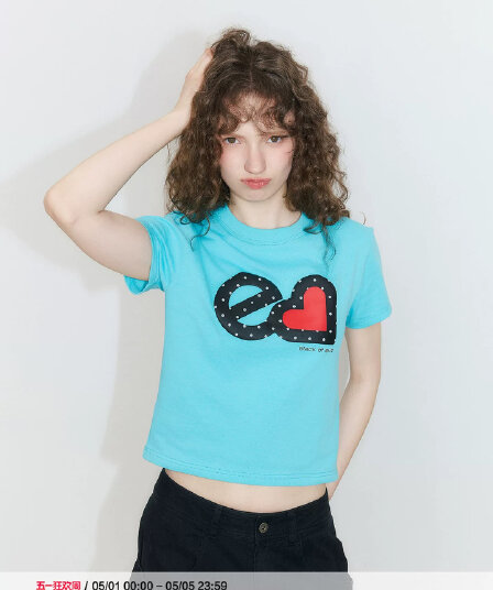 아메리칸 레트로 긍정적 인 어깨 라운드 넥 하트 프린트 반팔 티셔츠