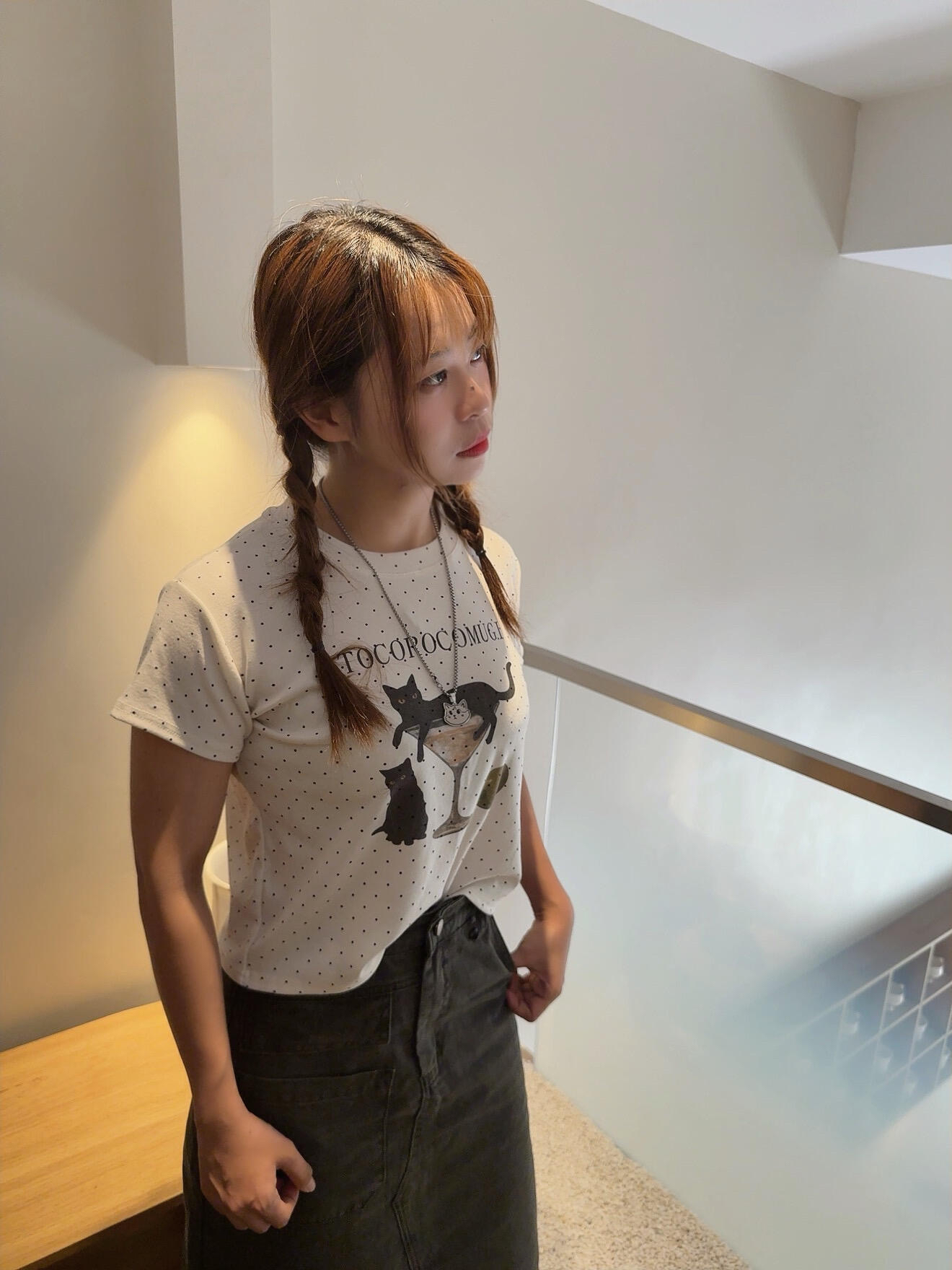아메리칸 레트로 라운드 넥 도트 무늬 긍정적 인 어깨 프린트 반팔 티셔츠