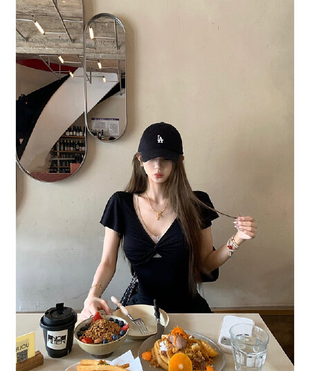 tongiiuu 되돌리기 En 리 V넥 레이스 비틀림 반팔 티셔츠 여성 몸매 가꾸기 슬림해 보이는 맨위