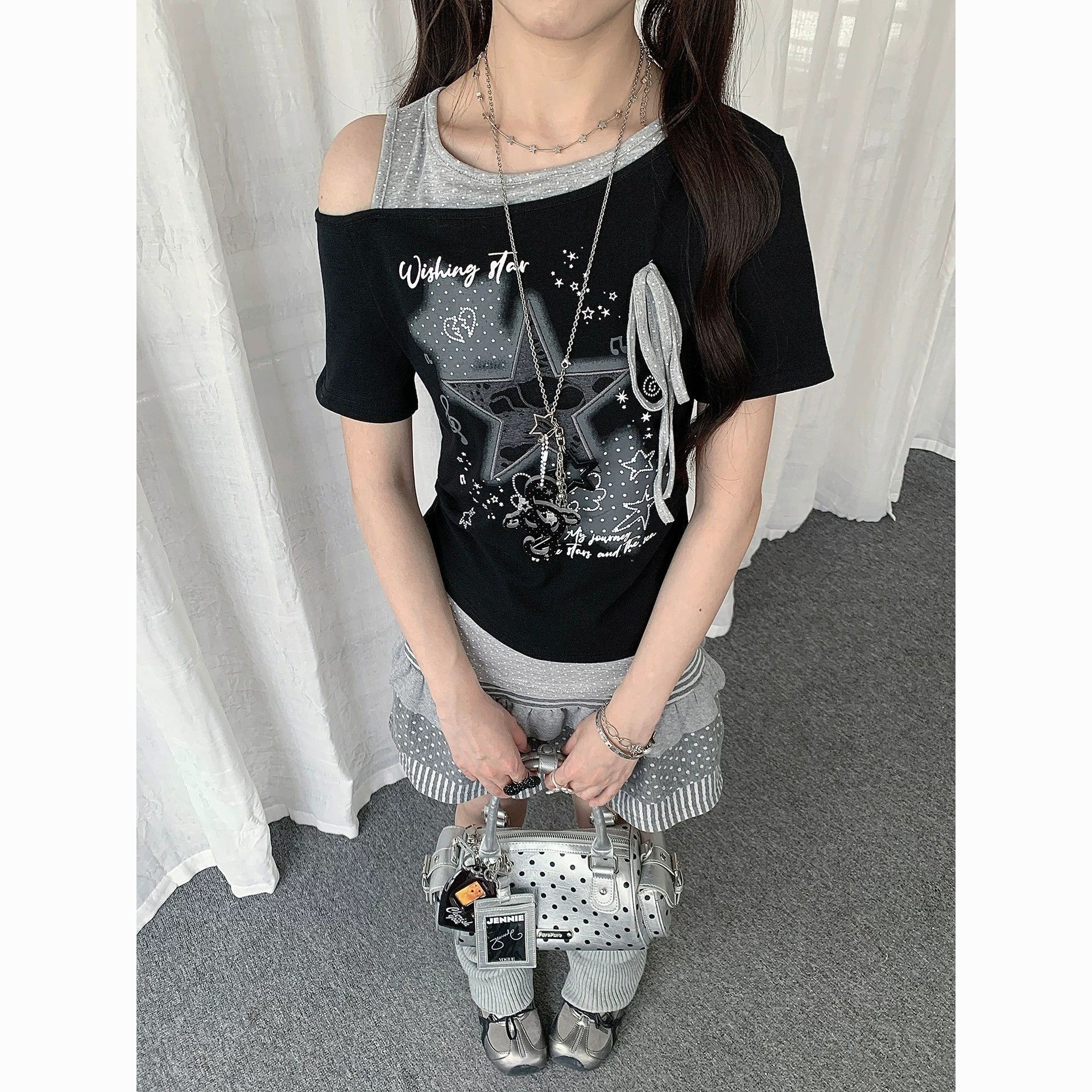페이크 레이어드 도트 무늬 비스듬한 어깨 별 반팔 티셔츠 여성 여름 여성 빛 이문화 y2k 몸매 가꾸기 슬림해 보이는 트렌드 맨위