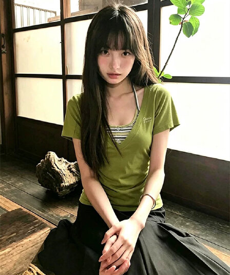 녹색 V넥 반팔 티셔츠 여성 여름 착용 가져 가라. 스트라이프 행침 목 캐미솔 몸매 가꾸기 슬림해 보이는 맨위 투피스 세트