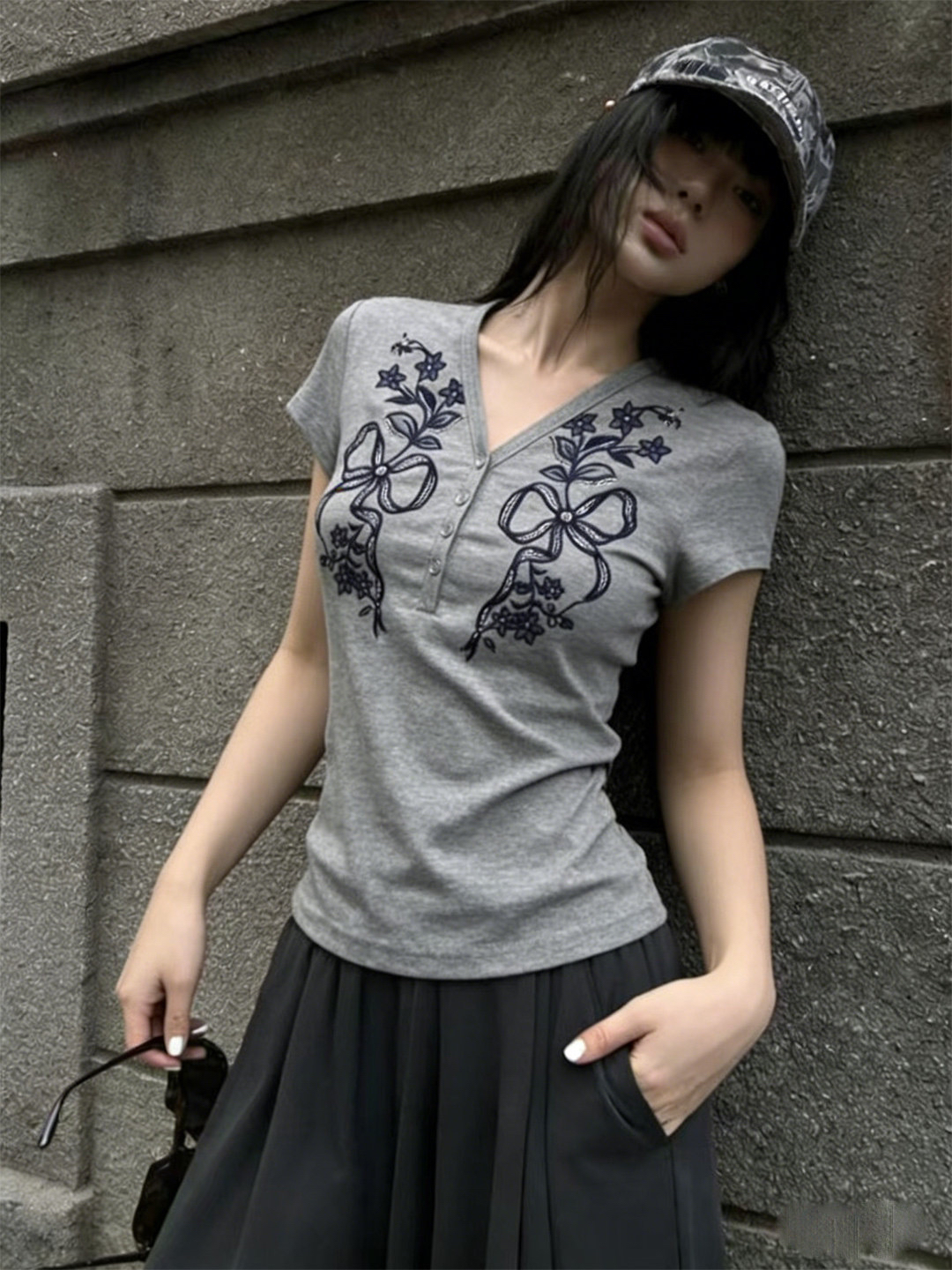 아메리칸 레트로 스타일 V넥 반팔 티셔츠 여성 여름 새로운 회색 맨위