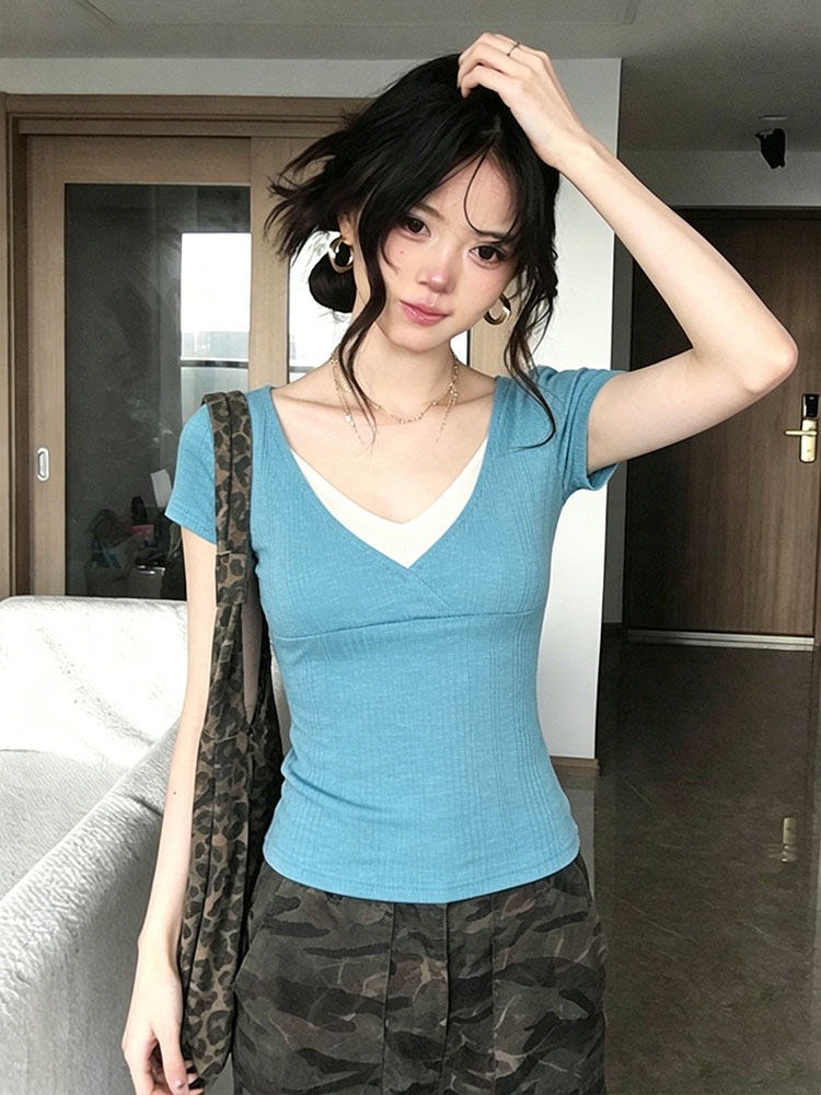 한 부서 페이크 레이어드 V넥 반팔 여성 여름 도파민 파란색 티셔츠 슬림해 보이는 몸매 가꾸기 핫걸 맨위