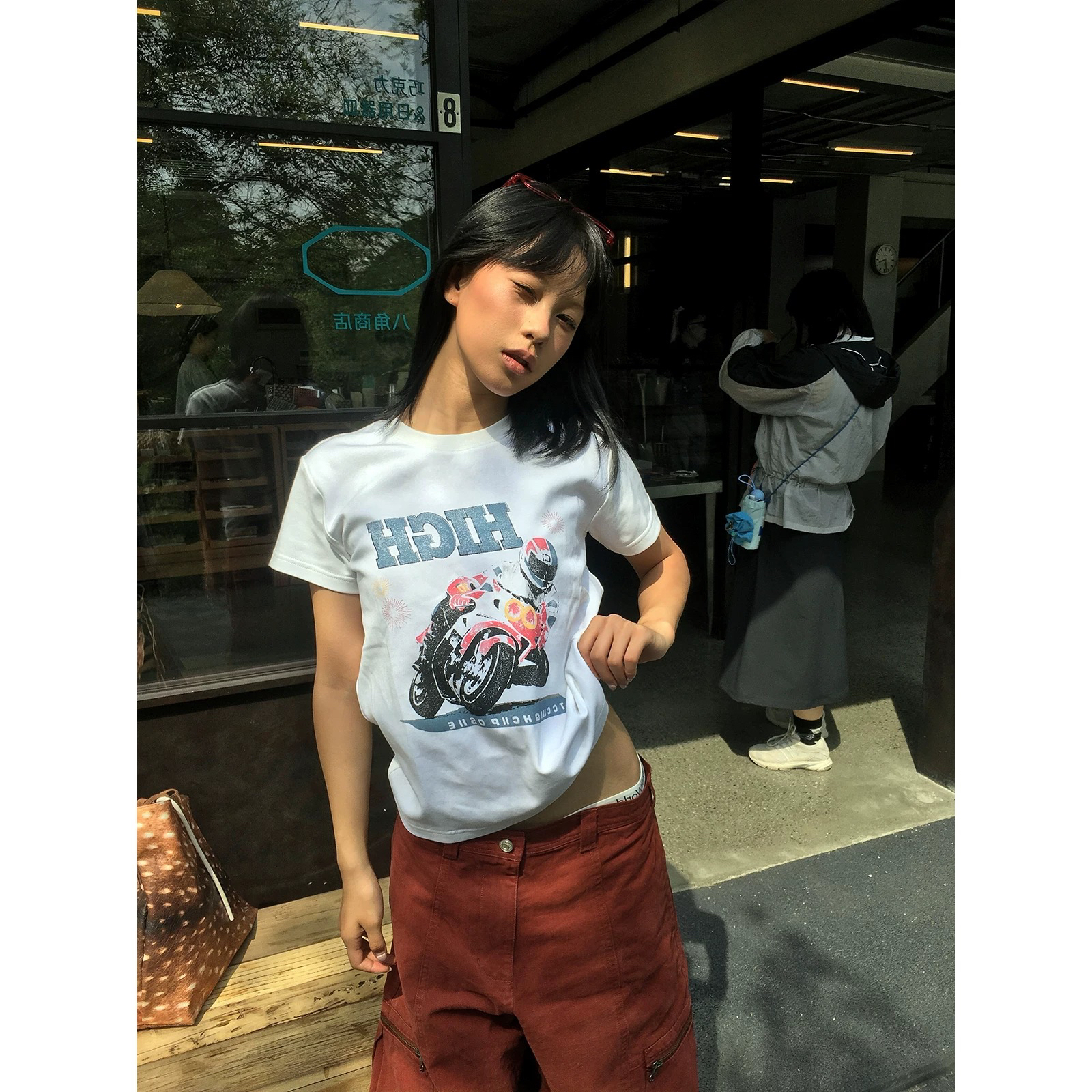 아메리칸 레트로 긍정적 인 어깨 라운드 넥 프린트 반팔 티셔츠
