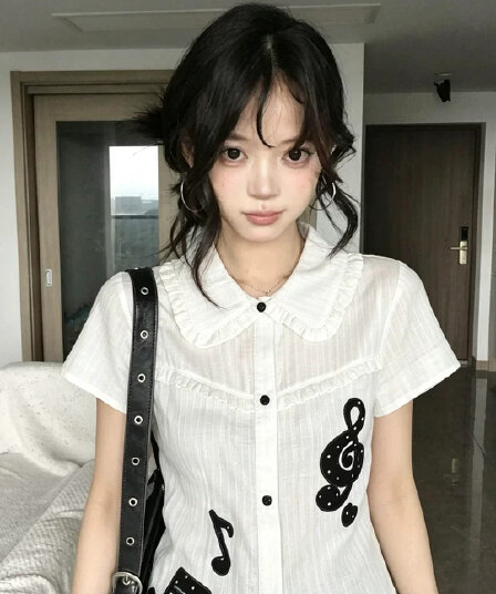 참고 화이트 베이비 칼라 반팔 여성 셔츠 여름 몸매 가꾸기 슬림해 보이는 프릴