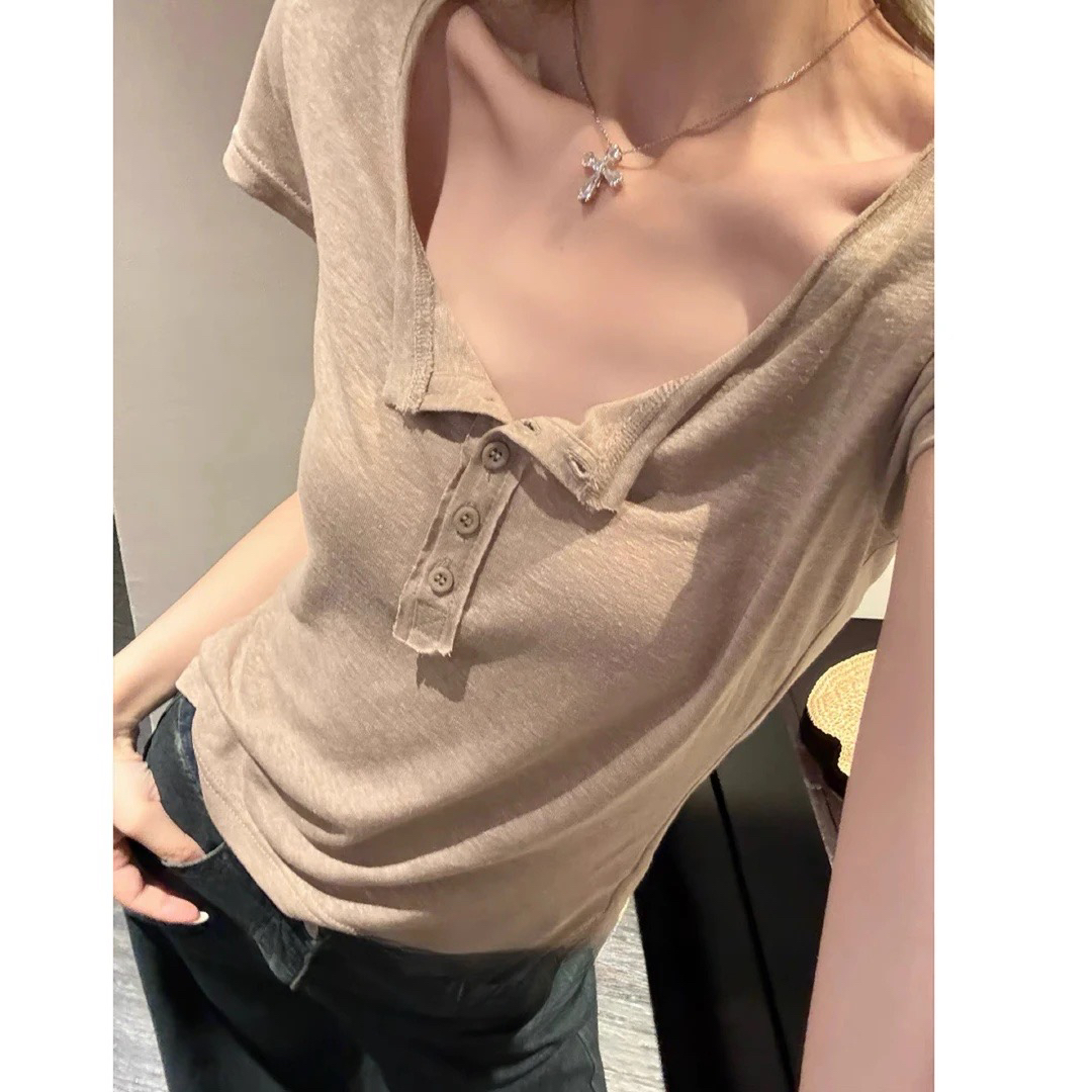 볼륨 측면 칼라 반팔 티셔츠 여성 여름 새로운 다용도 긍정적 인 어깨 헨리 칼라 맨위