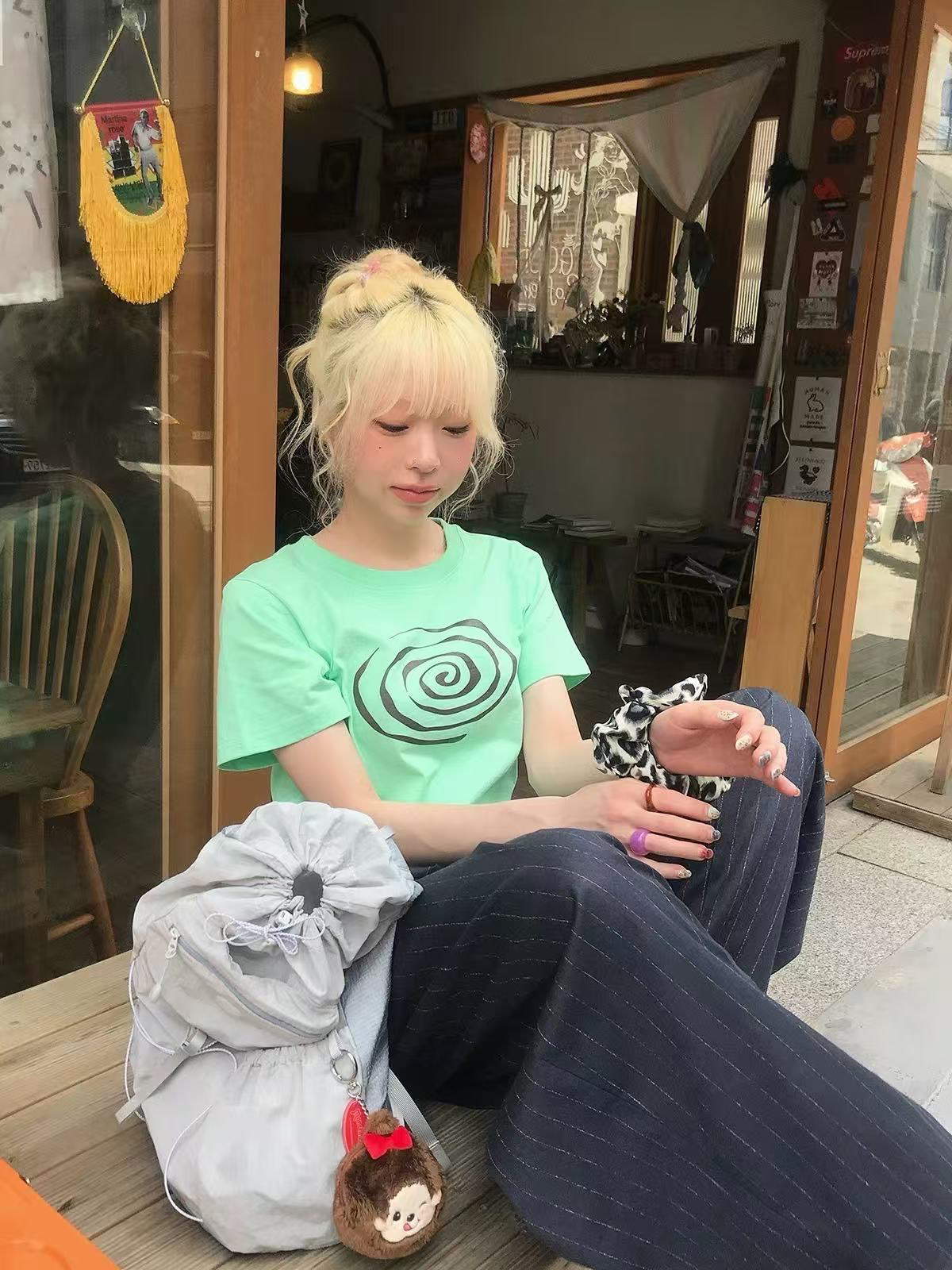 아메리칸 레트로 긍정적 인 어깨 라운드 넥 프린트 반팔 티셔츠