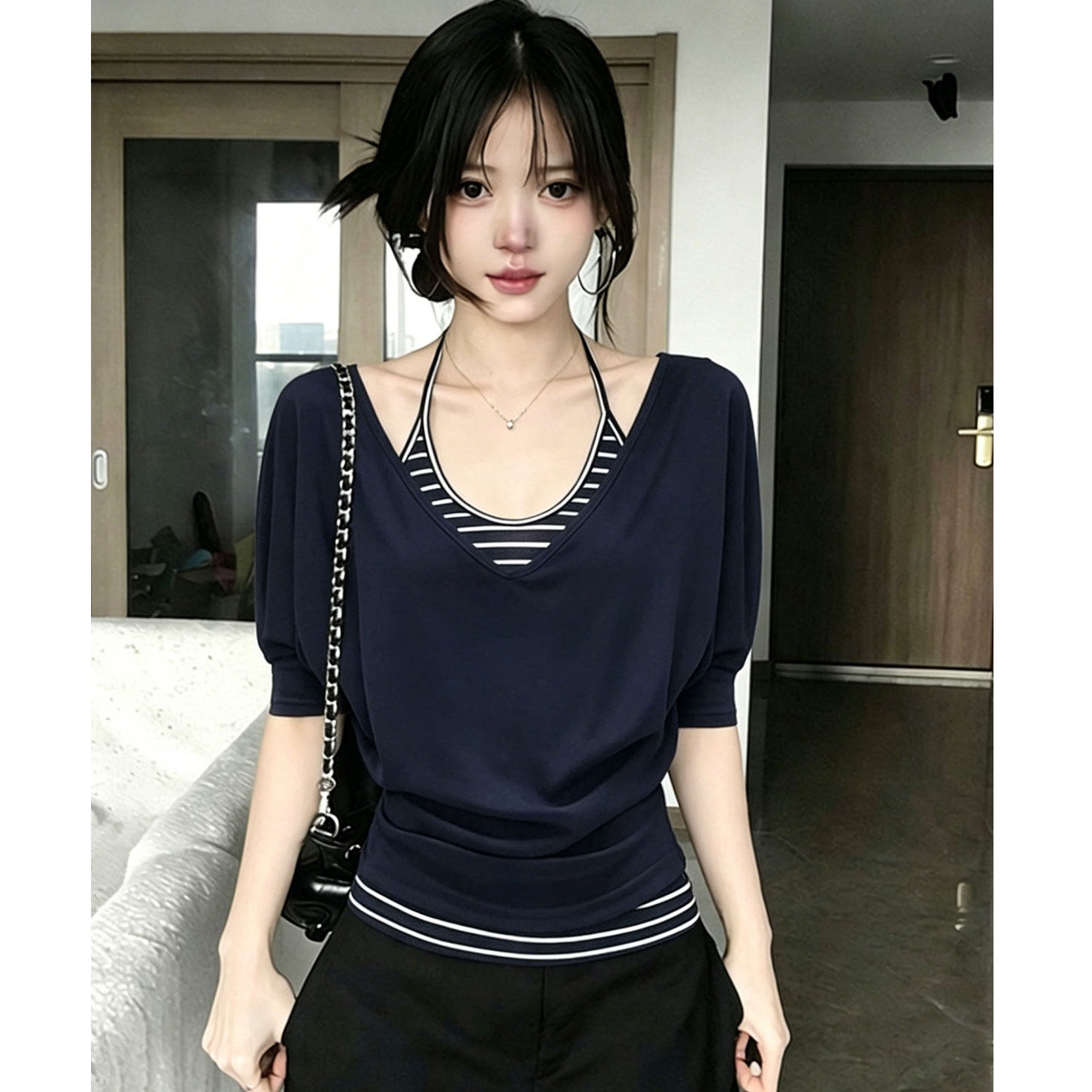 V넥 반팔 스트라이프 슬립 여성 여름 착용 가져 가라. 작은 대중 디자인 센스 배색 허리 수축 슬림해 보이는 투피스 세트
