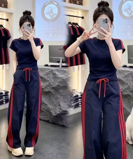 여름 새로운 2026 패션 품격 스트라이프 패치워크 배색 티셔츠 몸매 가꾸기 여성 레이스업 넓은 다리 스트레이트 팬츠 세트