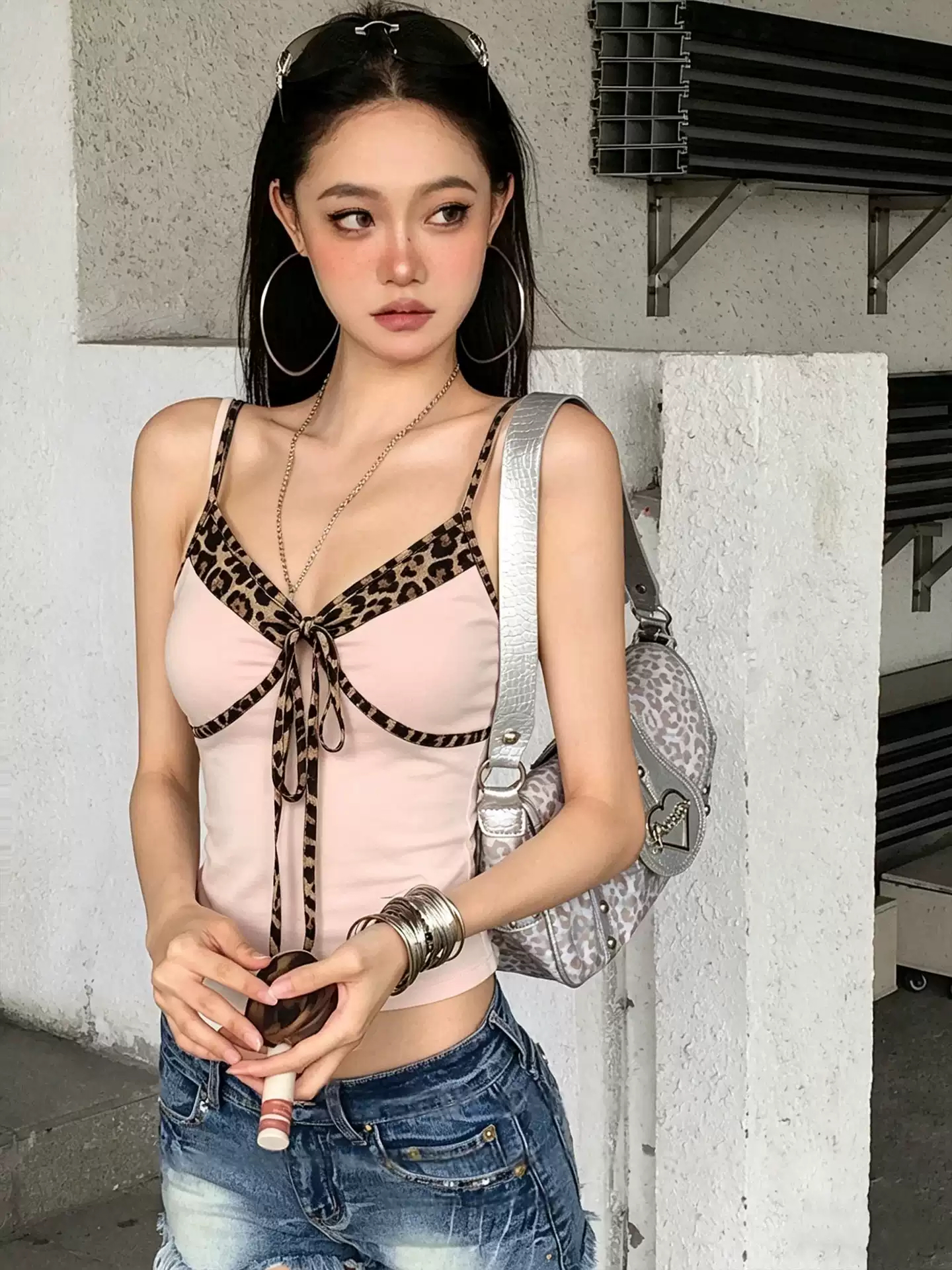 순수한 욕망 섹시함 레오파드 무늬 패치워크 슬립 외출용 여름 새로운 몸매 가꾸기 슬림해 보이는 쇼트 스타일 달콤한 핫걸 맨위