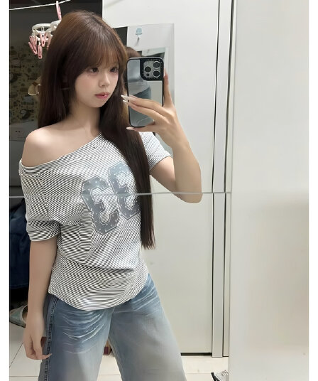 아메리칸 레트로 알파벳 프린트 스트라이프 패치워크 색상 비스듬한 어깨 반팔 티셔츠