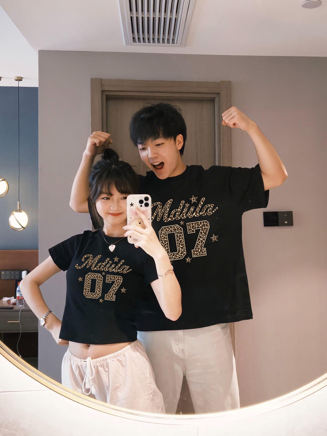 슈퍼 잘 생긴 ~ 중 동일하지 않음 ~ 중 레오파드 무늬 숫자 커플룩 반팔 티셔츠 여름 새로운 맨위