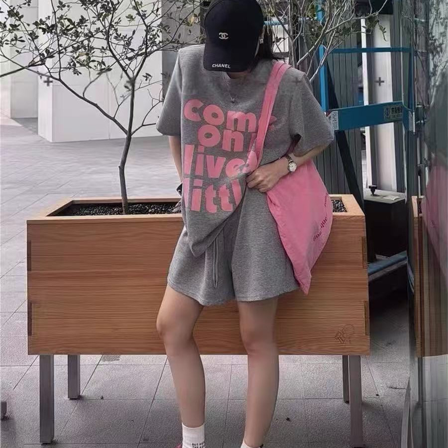 아메리칸 새로운 웃음 하 바람 알파벳 프린트 세트 캐주얼 운동 반팔 맨위 넓은 다리 운동 반바지 투피스 세트