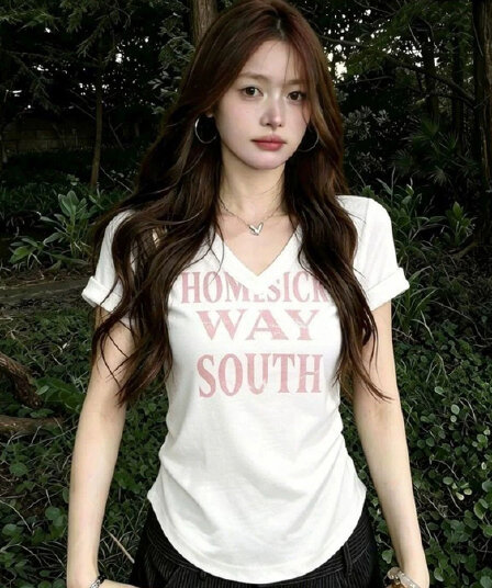 대나무 마디 당겨 프레임 레트로 프린트 반팔 티셔츠 여성 여름 2026 새로운 V넥 몸매 가꾸기