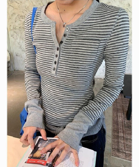 한 부서 인사이드 가져 가라. 기본 셔츠 여성 새로운 가을 고급 센스 패션 캐주얼 ins 긴팔 티셔츠 쇼트 스타일 맨위