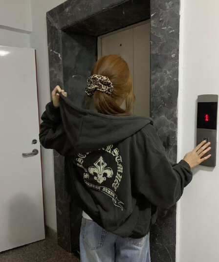 광저우 순수한 Mianhua 면 복합 얇은 스타일 털이 있는 전후 프린트 루즈핏 후드티