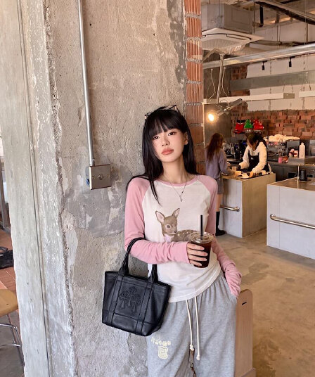 40 92 면 8 암모니아 Lun 이후 패키지 칼라 삽입 어깨 배색 몸매 가꾸기 슬림해 보이는 긴팔 티셔츠 여성