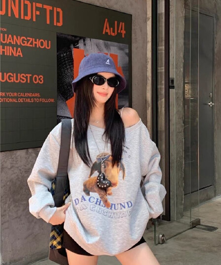 아메리칸 레트로 핫걸 비스듬한 어깨 프린트 루즈핏 후드티