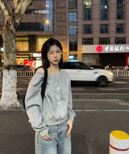 아메리칸 레트로 비스듬한 어깨 후드티 여성 가을 겨울 프린트 맨위