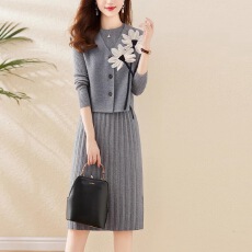 批发高端长袖羊毛<b class='q'>连衣</b>裙女秋冬新款气质名媛设计感洋气毛衣马甲套装裙