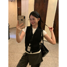 批发宋正恩黑色毛衣针织马甲背心女<b class='q'>夏</b>季叠穿外穿高智感显瘦坎肩小上衣