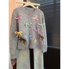 批发实拍<b class='q'>甜美</b>蝴蝶结毛衣女秋冬季氛围感穿搭韩系气质显瘦针织衫上衣