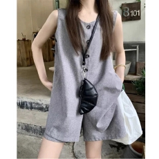 批发休闲慵懒风无袖马甲套装<b class='q'>女</b>夏季新款极简纽扣背心<b class='q'>短裤</b>两件套松弛感