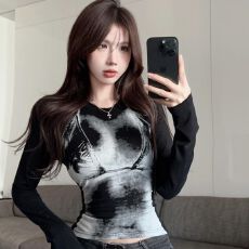 批发美式黑色印花长袖打底衫<b class='q'>T</b><b class='q'>恤</b>女早秋季设计感圆领显瘦辣妹短款上衣