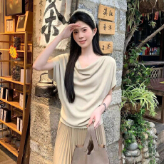 批发老钱风穿搭法式堆堆领荡领斜肩针织短袖T恤女夏季<b class='q'>不规则</b>露肩上衣