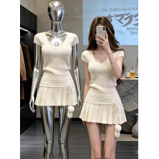 批发2026超火韩系穿搭绝美一整套初夏独特少女感辣妹上衣半身裙两件套