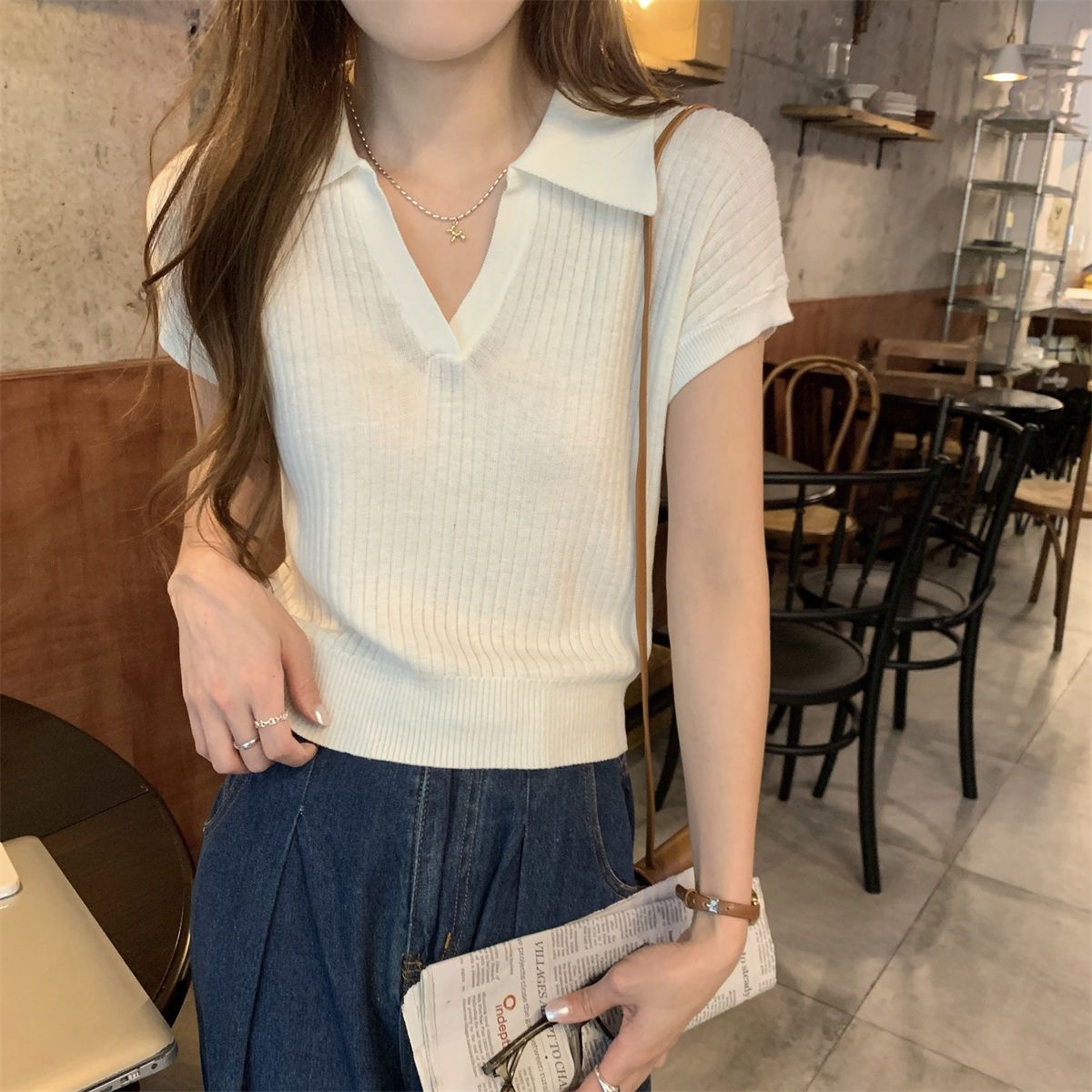 한 부서 미니멀리즘 POLO 칼라 긍정적 인 어깨 반팔 티셔츠 여성 여름 2026 새로운 품격 몸매 가꾸기 구덩이 기사 니트 맨위