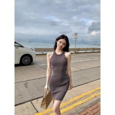 批发韩国生日战袍肯豆小妈风包臀<b class='q'>性感</b>辣妹穿搭挂脖<b class='q'>礼服</b>巨显身材连衣裙