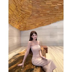 批发<b class='q'>韩国</b>温柔风冰丝针织抹胸连衣裙女夏纯欲小心机一字领露肩紧身<b class='q'>长裙</b>