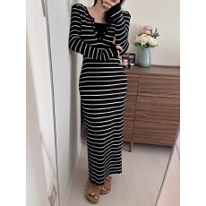 批发韩国高级设计感假两件撞色<b class='q'>条纹</b>针织毛衣连衣<b class='q'>裙</b>女秋冬内搭打底长<b class='q'>裙</b>