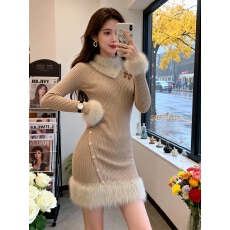 批发<b class='q'>韩国</b>千金风针织<b class='q'>连衣裙</b>女2025秋冬季毛边领包臀裙气质小个子毛衣裙