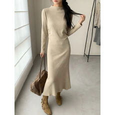 批发韩国燕麦色褶皱鱼尾针织<b class='q'>连衣裙</b>女秋冬季超好看收腰显瘦内搭打底裙