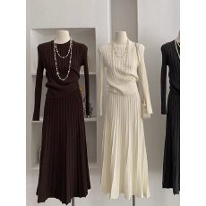 批发<b class='q'>韩国</b>2026年春季新款简约收腰显瘦设计感针织衫半身裙两件套套装女