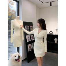 批发韩国轻熟优雅风V领冰丝针织连衣裙女2026春季高级感小个子OL短裙