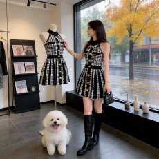 批发韩国轻奢千<b class='q'>鸟</b>格子条纹挂脖连衣裙女2026春夏新款收腰赫本风小黑裙