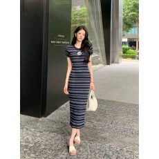 批发韩国气质辣妹条纹冰丝针织<b class='q'>连衣裙</b>OL小个子小香风中长款过膝长裙夏