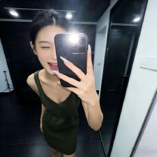 批发韩国气质冰丝吊带背心连衣裙欧美纯欲小个子心机夜店风辣妹<b class='q'>OL</b>短裙