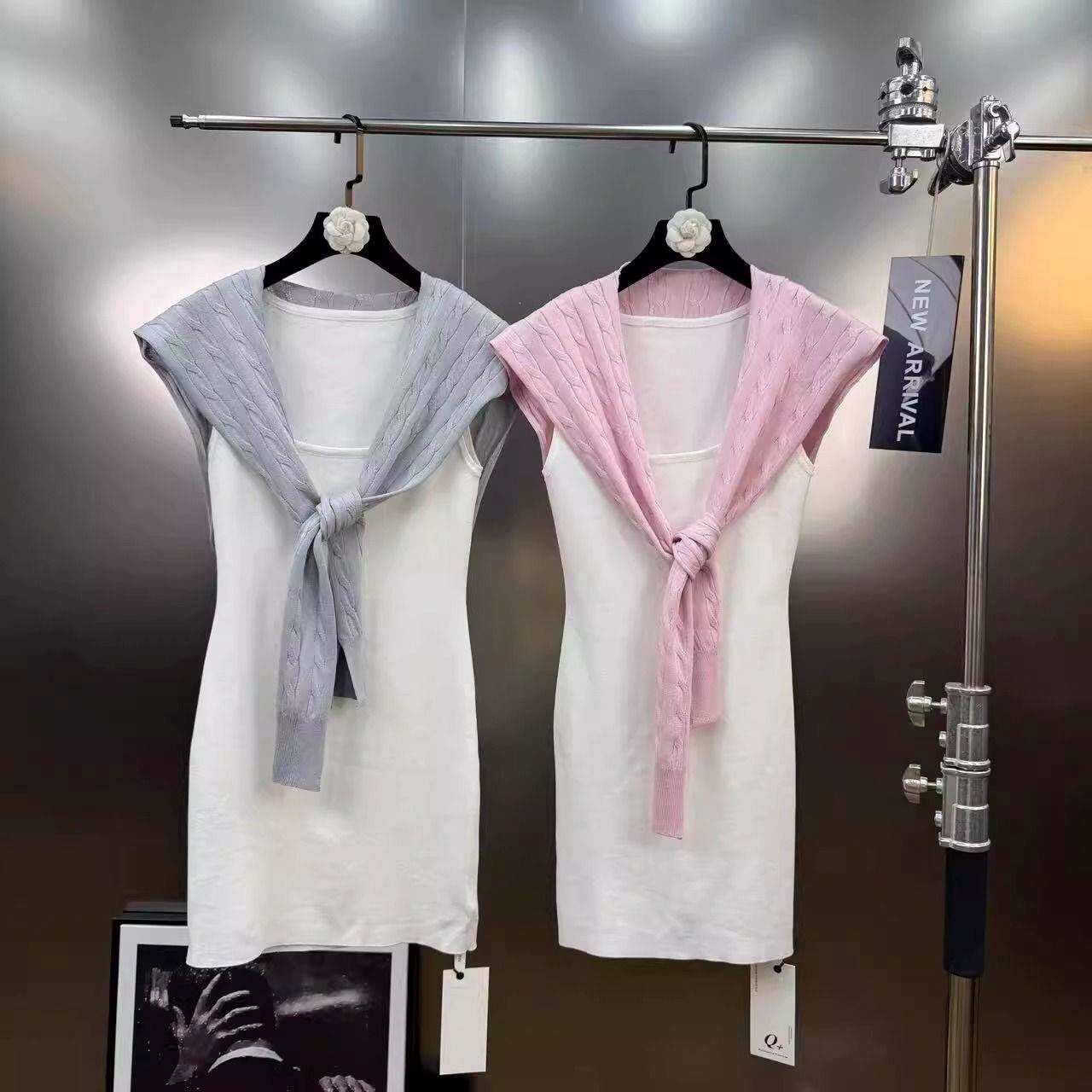 작은 샤넬 스타일 민소매 조끼 얼음 실크 여성 드레스 여름 ol 품격 몸매 가꾸기 슬림해 보이는 허리 수축 니트 숄 투피스 세트