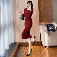 批发韩国红色小香风<b class='q'>连衣裙</b>女高级感气质修身针织毛衣半身裙两件套装裙