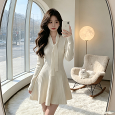 批发韩国温与柔气质少女感系带V领修身连衣裙富家千金miu<b class='q'>系</b>穿搭毛衣裙