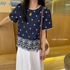 批发夏季新款时尚小香风圆领短袖刺绣宽松休闲<b class='q'>显瘦</b>套头<b class='q'>衬衫</b>