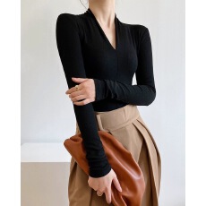 批发黑色<b class='q'>v领</b>打底衫女西装内搭秋冬2025新款高级感薄款<b class='q'>t</b><b class='q'>恤</b>修身长袖上衣